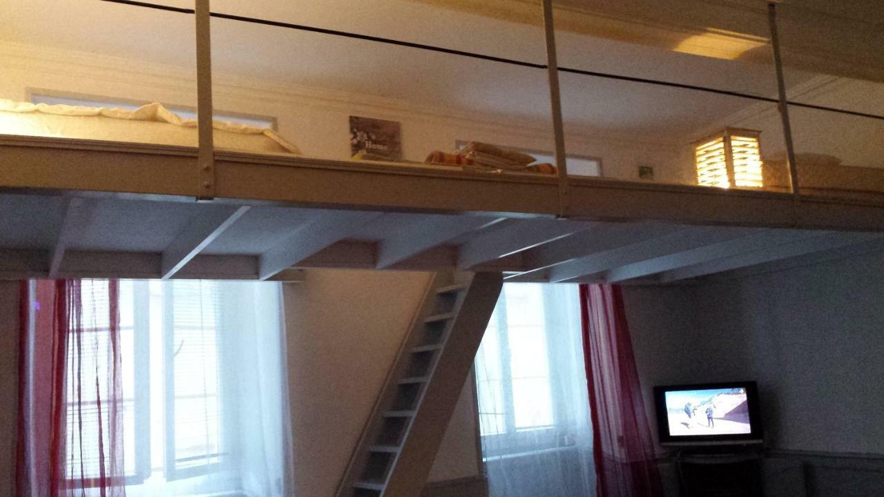 Coquet Studio En Mezzanine Nuit Pour 2 Personnes Saint-Girons  Exteriér fotografie