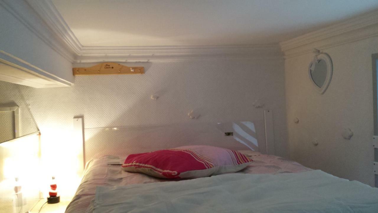 Coquet Studio En Mezzanine Nuit Pour 2 Personnes Saint-Girons  Exteriér fotografie